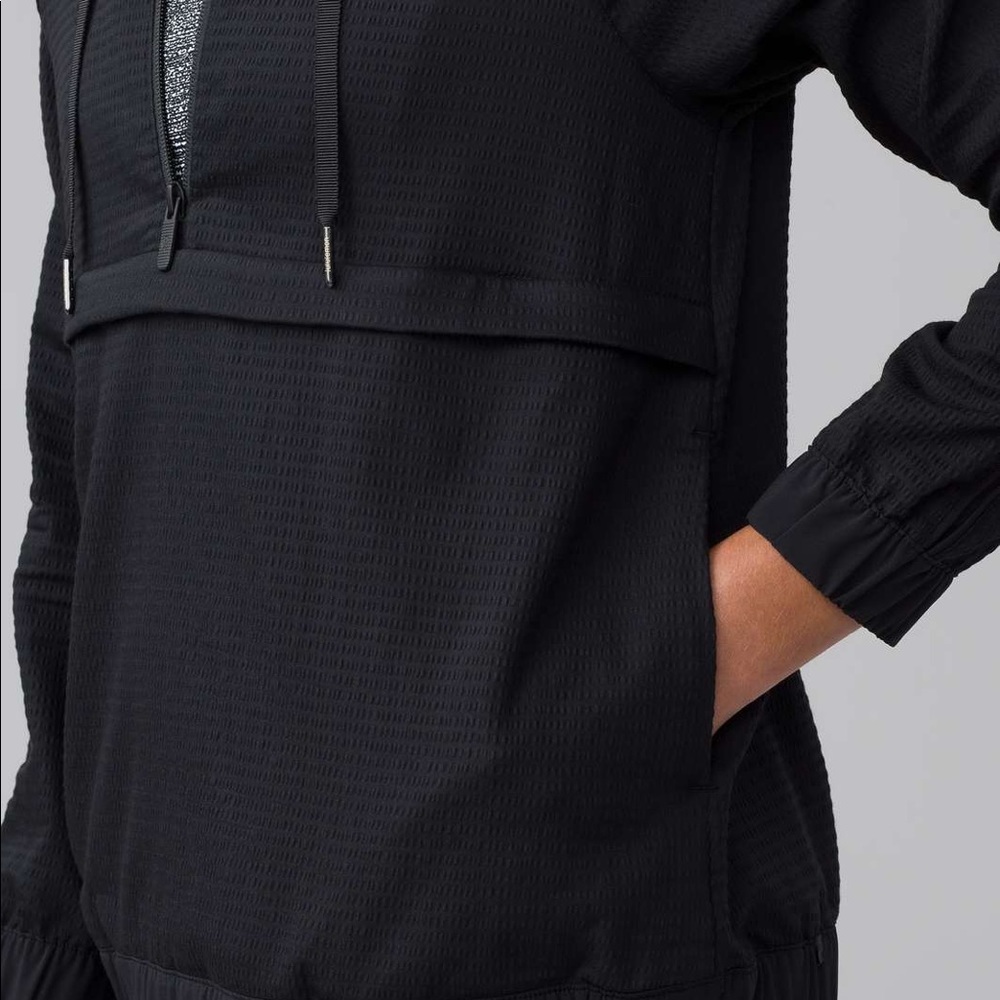 Lululemon 1/2 Zip Pullover, 4 - Picture 2 of 4
